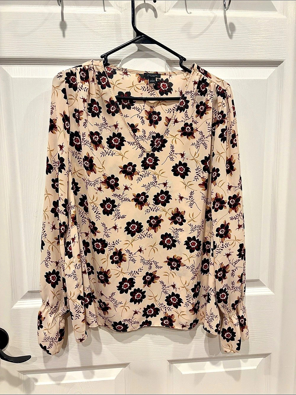 Ann Taylor Factory Floral Long Sleeve Blouse in Cream & Black Large